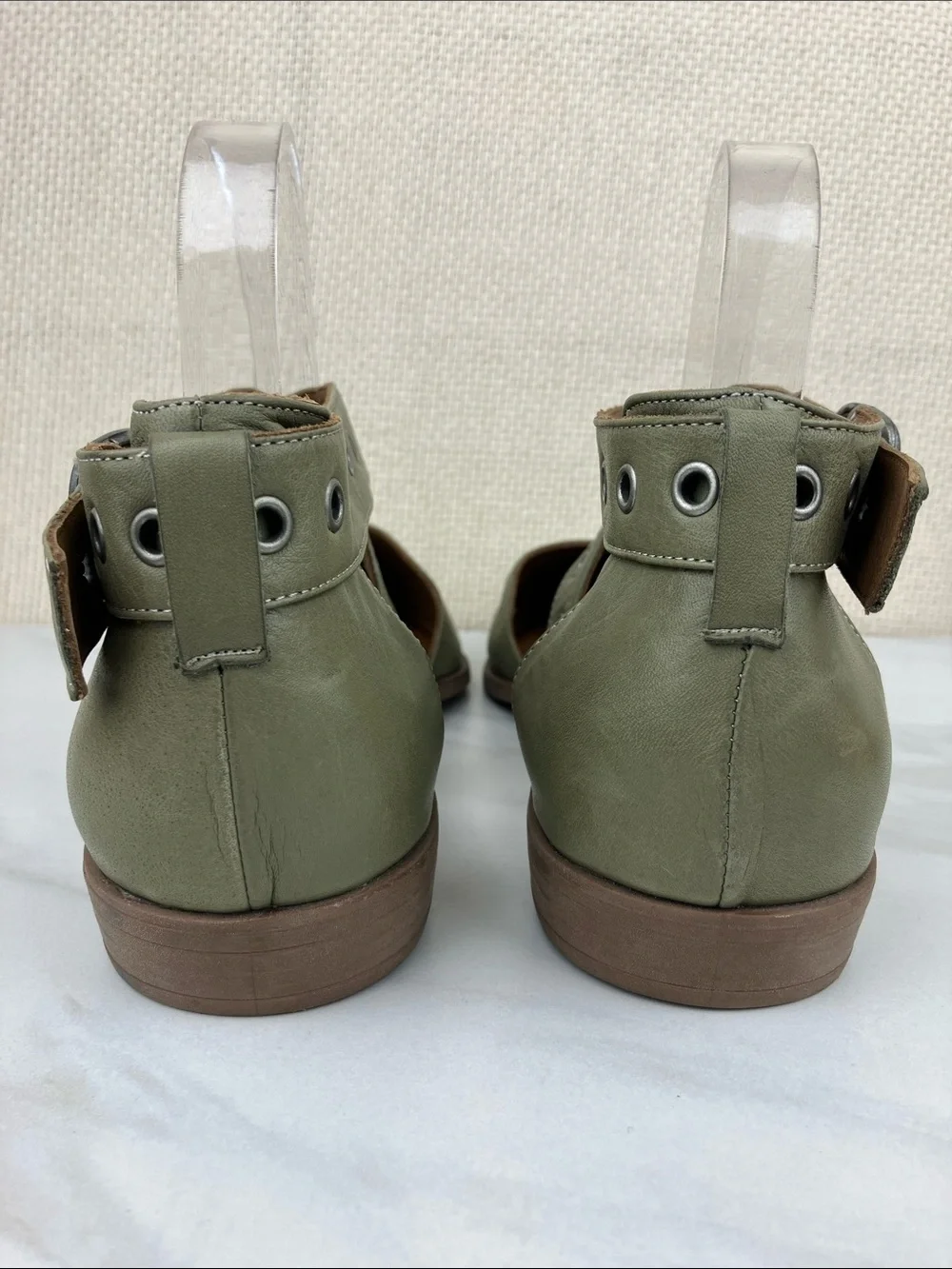 Bueno Becky Green Leather Flats Ankle Strap Size 41